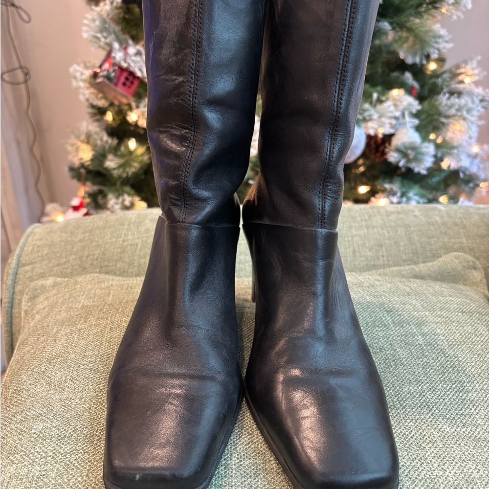 Elegant Black Leather Women's Boots